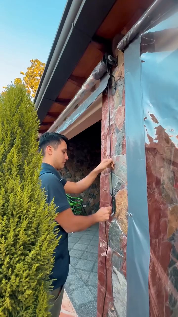 Instalacion de cortina de PVC transparente
